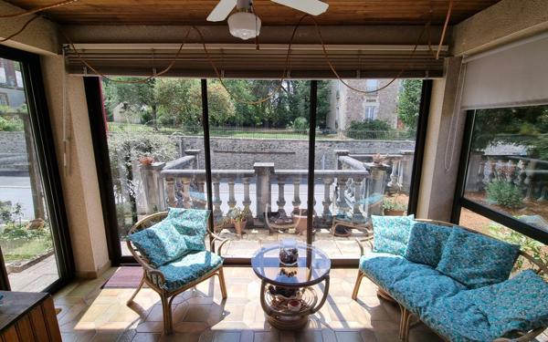 Maison à vendre    6 pièces •  Genouillac