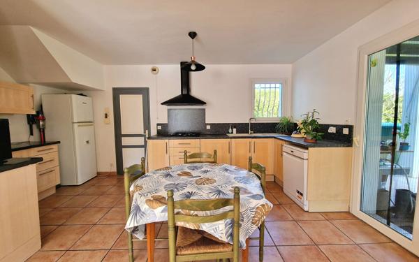 Maison à vendre    6 pièces •  Villefranque