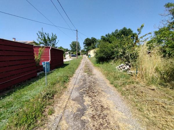 Grand terrain constructible de 3925 m² à Castelnau-Montratier – À saisir à prix canon !