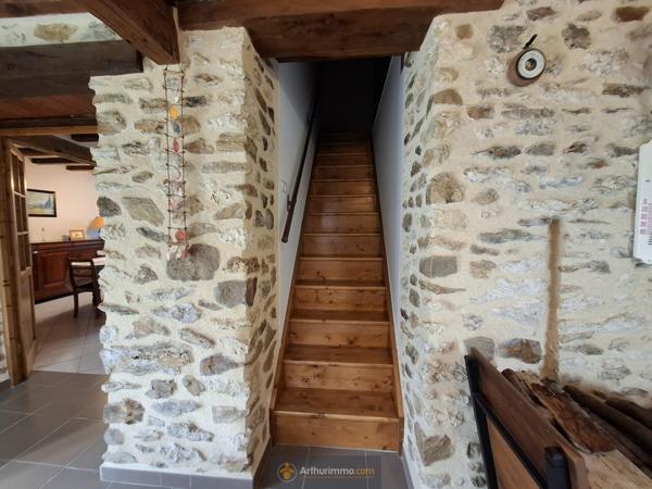 Le Vézier (51210) Belle briarde 160m². Terrain 2350m²