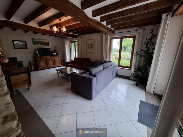 Le Vézier (51210) Belle briarde 160m². Terrain 2350m²