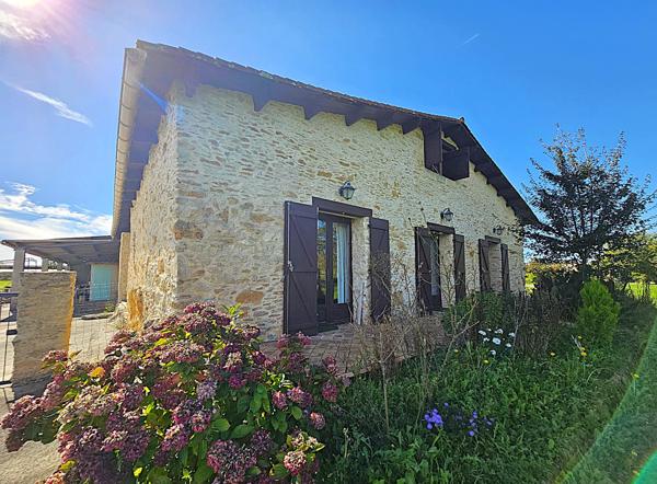 Soturac (46700) 3 HABITATIONS PISCINE 14 HECTARES AVEC BOIS ET SOURCE SITUATION TRES DOMINANTE ET VUE DÉGAGÉE