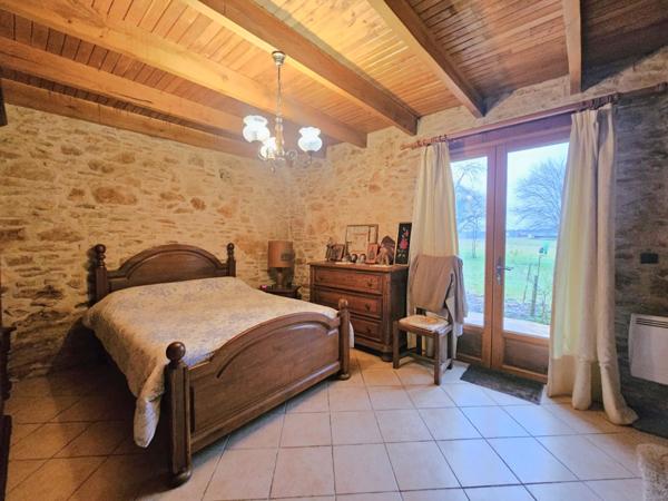 Soturac (46700) 3 HABITATIONS PISCINE 14 HECTARES AVEC BOIS ET SOURCE SITUATION TRES DOMINANTE ET VUE DÉGAGÉE