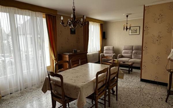 Maison à vendre    5 pièces •  Nogent-le-Rotrou