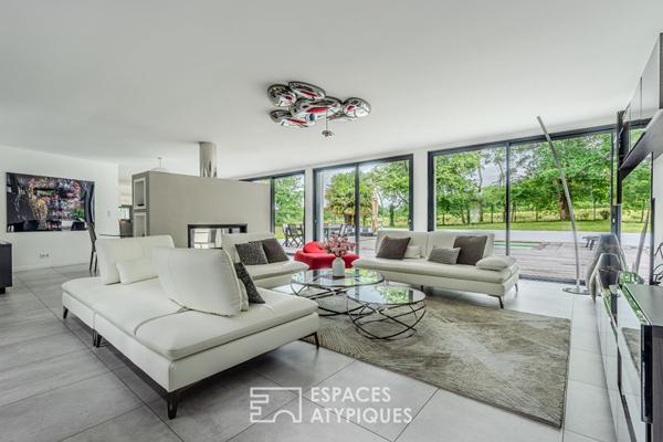 Villa californienne sur piscine et vue luxuriante