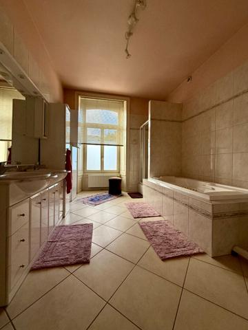 Appartement - 4 pièces - 146 m²