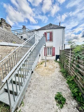 Immeuble de deux lots à vendre CARHAIX-PLOUGUER (29)