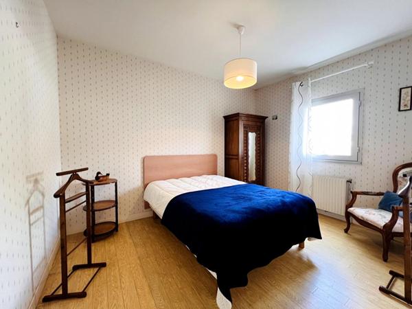 Maison  5 pièces 121 m2- 4 chambres- Garage