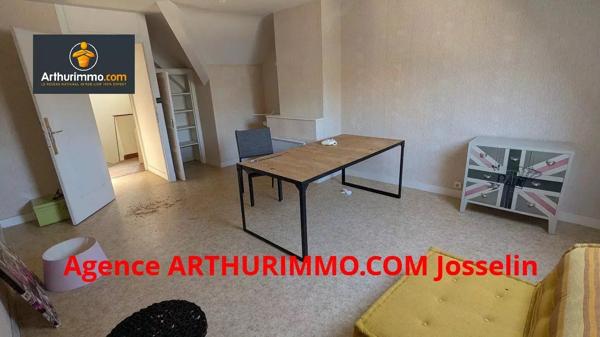 Vente                                                      Appartement
                        
                     3 pièces                                         à Josselin