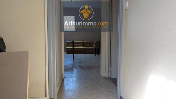Vente                                                      Appartement
                        
                     3 pièces                                         à Josselin