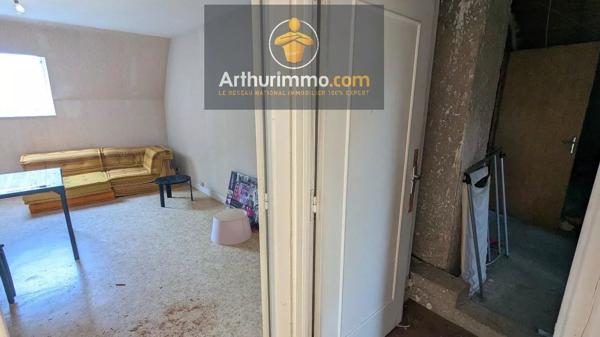 Vente                                                      Appartement
                        
                     3 pièces                                         à Josselin