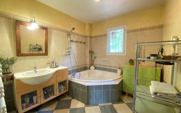 Maison à vendre    5 pièces •  Fontaines-sur-Saône