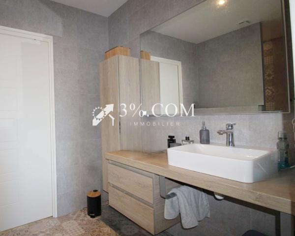 Maison 7 pièce(s) 4 chambre(s) 225 m²