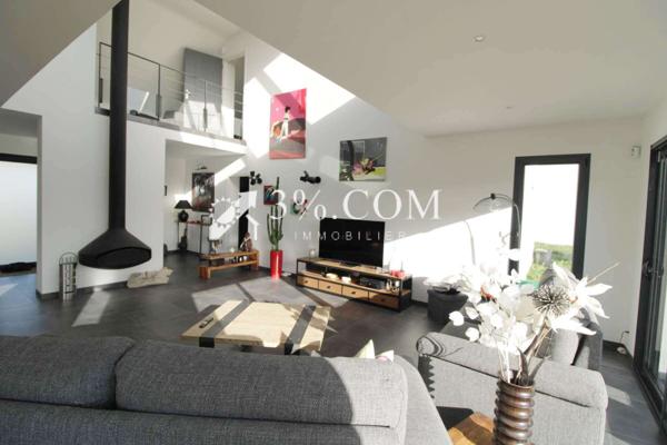 Maison 7 pièce(s) 4 chambre(s) 225 m²