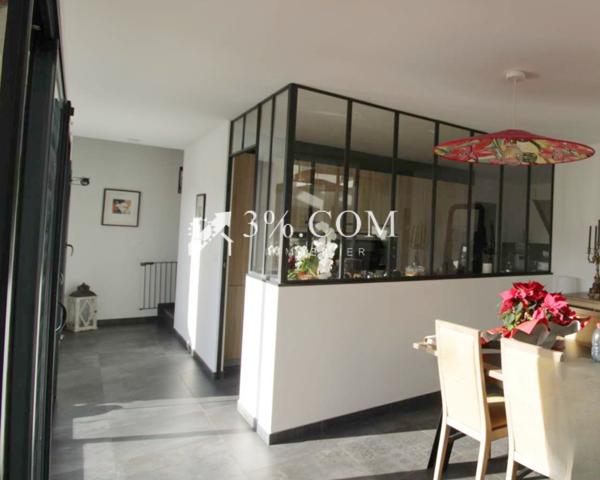 Maison 7 pièce(s) 4 chambre(s) 225 m²