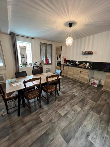 Immeuble à vendre à Longué-Jumelles dans le Maine-et-Loire (49160), ref : 49107-1137