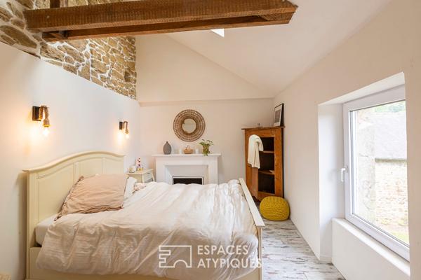 Belle maison du 17è siècle rénovée avec bâtisse en pierre idéale pour chambres d’hôtes ou maison de famille au coeur de la cité de Moncontour