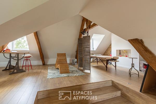 Belle maison du 17è siècle rénovée avec bâtisse en pierre idéale pour chambres d’hôtes ou maison de famille au coeur de la cité de Moncontour