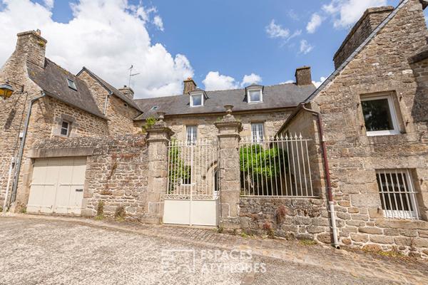 Belle maison du 17è siècle rénovée avec bâtisse en pierre idéale pour chambres d’hôtes ou maison de famille au coeur de la cité de Moncontour