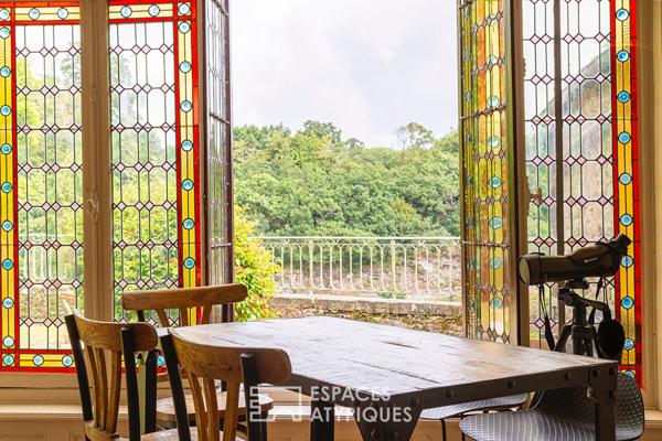 Belle maison du 17è siècle rénovée avec bâtisse en pierre idéale pour chambres d’hôtes ou maison de famille au coeur de la cité de Moncontour