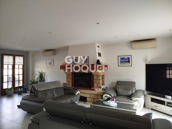 MAISON FAMILIALE AVEC PISCINE