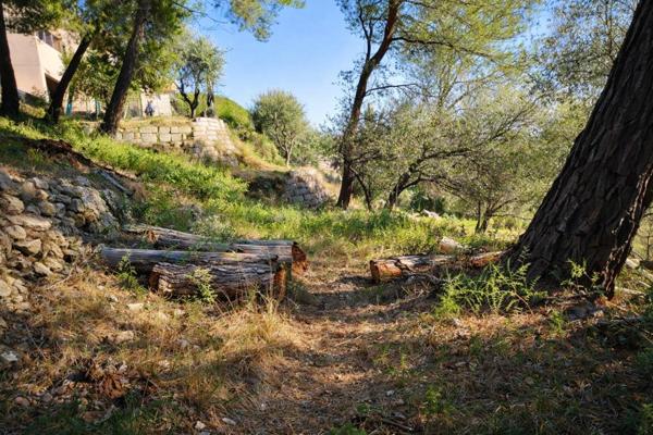 Terrain constructible Saint Martin Du Var 1129 m2, vue dégagée