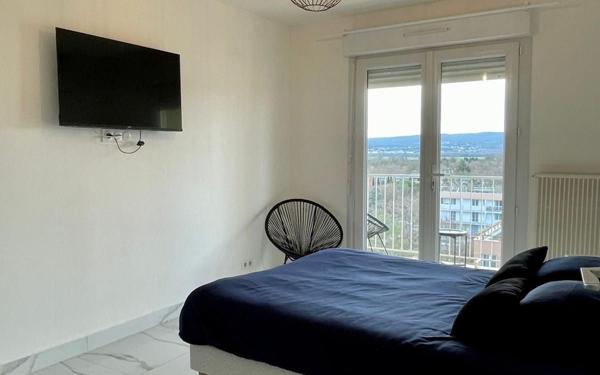 Appartement à vendre    4 pièces • 105 m2 Pierrelatte