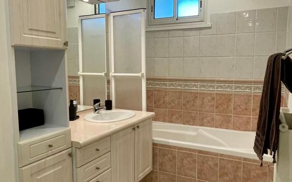 Appartement à vendre    4 pièces • 105 m2 Pierrelatte