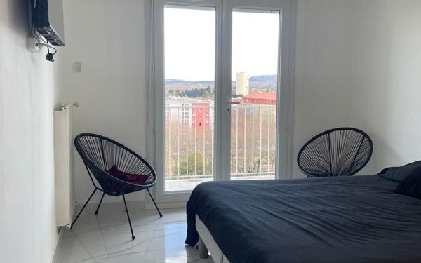 Appartement à vendre    4 pièces • 105 m2 Pierrelatte