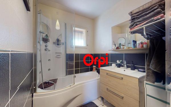 Maison à vendre    5 pièces • 105,70 m2 Vaulx-en-Velin