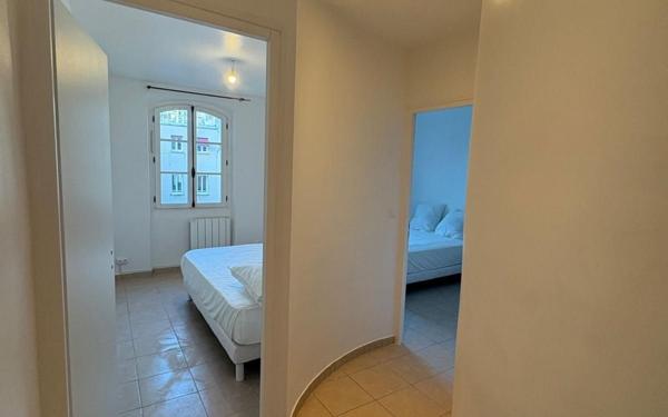 Appartement à vendre    3 pièces • 54 m2 Marseille 6
