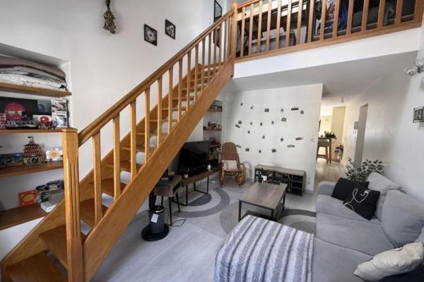 Location - Appartement 3 pièces 40 m 2 SABLE SUR SARTHE (72300)
