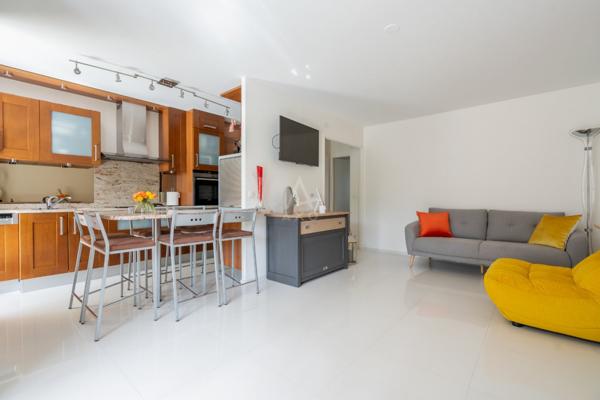 Seine Saint Denis (93) - Rosny sous bois - Appartement T3, terrasse, 2 garages