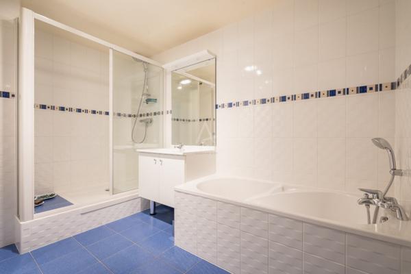 Seine Saint Denis (93) - Rosny sous bois - Appartement T3, terrasse, 2 garages