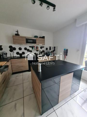 Coup de coeur assuré pour cette maison semi plain pied sur sous sol