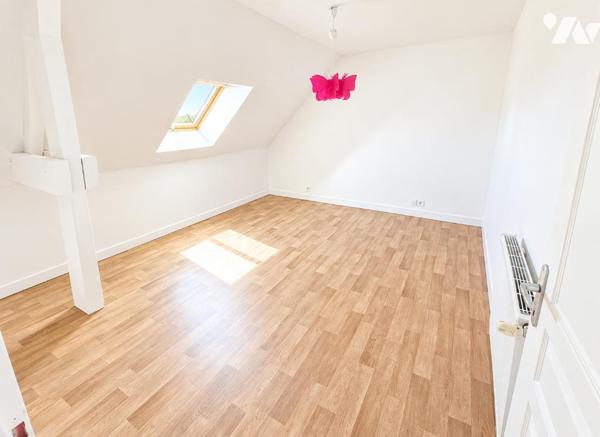 A VINEUIL- Maison familiale avec jardin et garage