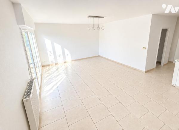 A VINEUIL- Maison familiale avec jardin et garage