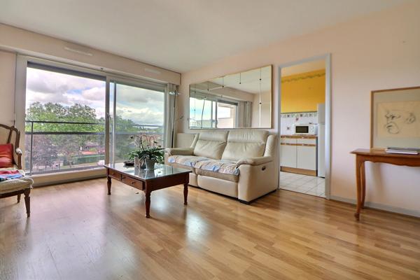 Appartement Saint Leu La Foret 5 pièces 100m2 + 2 place de parking