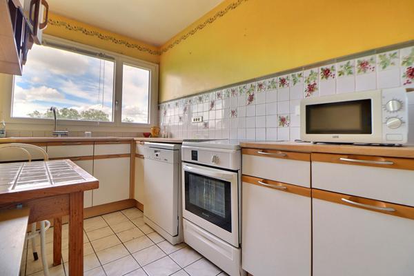 Appartement Saint Leu La Foret 5 pièces 100m2 + 2 place de parking