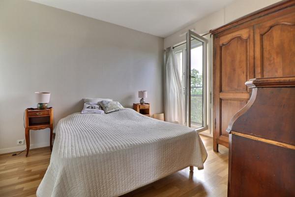 Appartement Saint Leu La Foret 5 pièces 100m2 + 2 place de parking