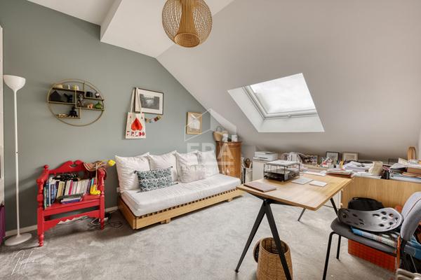 Maison de ville rénovée - 215 m² - Jardin paysagé - Terrasses - Garage