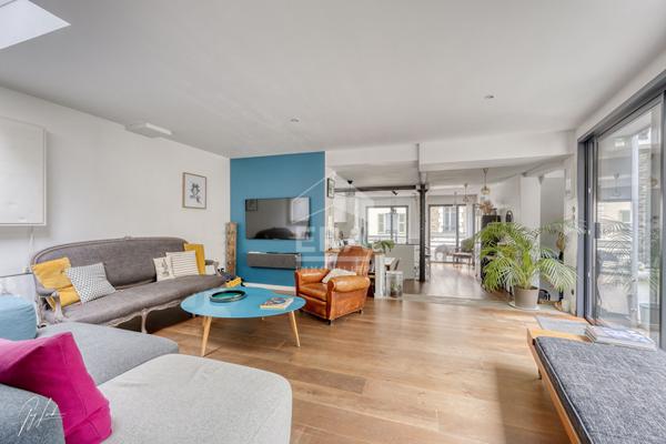 Maison de ville rénovée - 215 m² - Jardin paysagé - Terrasses - Garage