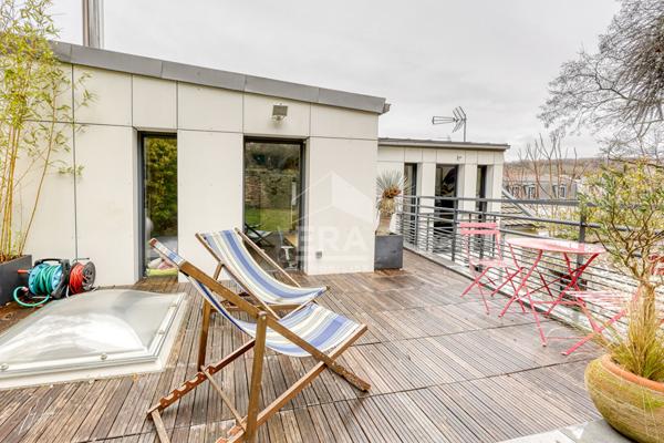 Maison de ville rénovée - 215 m² - Jardin paysagé - Terrasses - Garage