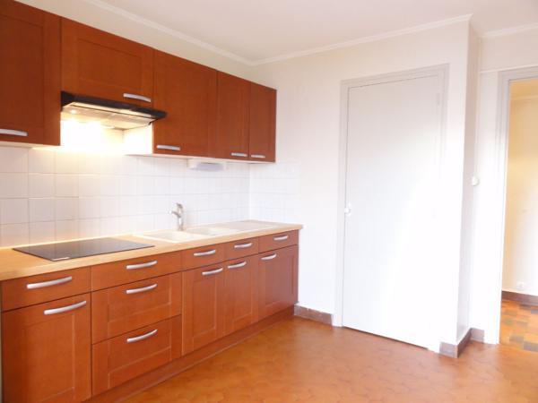 Joli T2 refait à neuf à 2 pas du centre Chambéry (73000)