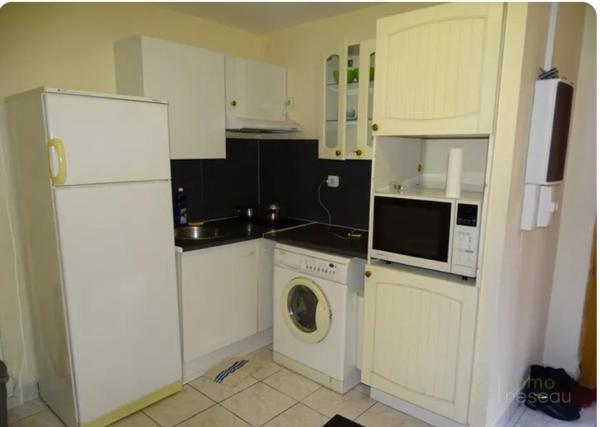 Studio cabine à CHAUMES EN BRIE (77390)