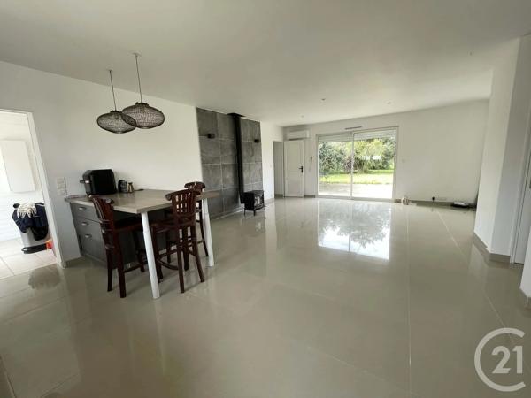 Maison à vendre  4 pièces - 96,95 m 2   CHAUMES EN RETZ  - 44