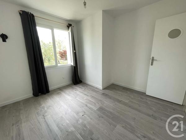 Maison à vendre  4 pièces - 96,95 m 2   CHAUMES EN RETZ  - 44
