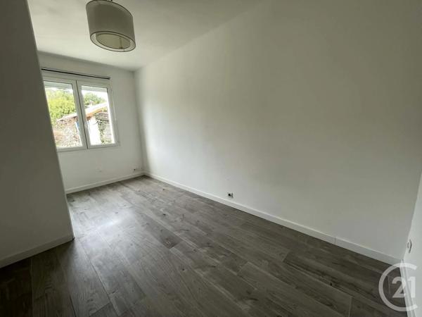 Maison à vendre  4 pièces - 96,95 m 2   CHAUMES EN RETZ  - 44