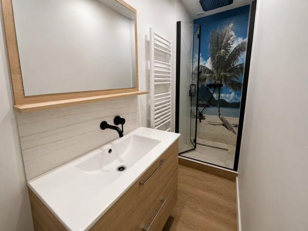 Vente                                                      Maison
                        
                     6 pièces                      137 m2                     à Le Luc