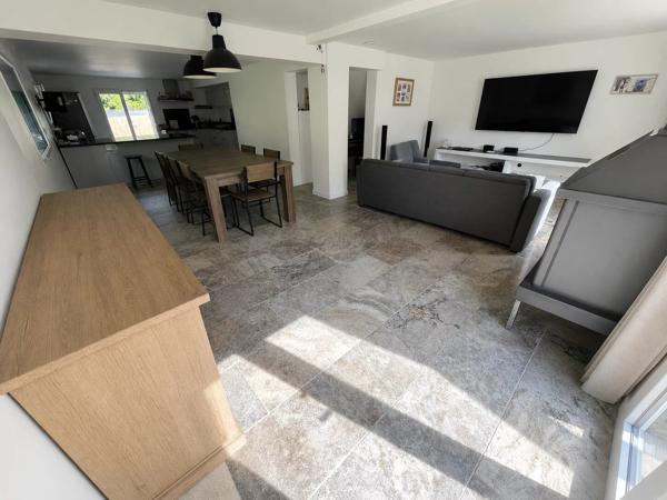 Vente                                                      Maison
                        
                     6 pièces                      137 m2                     à Le Luc